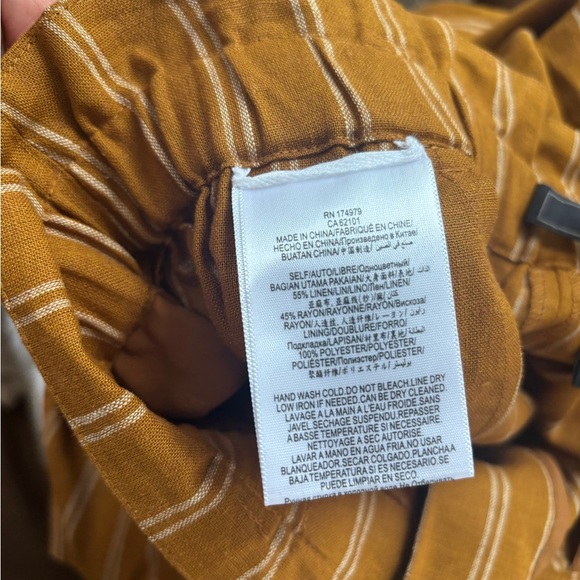 BCBG | BNWT high rise linen shorts | size small - Picture 5 of 5